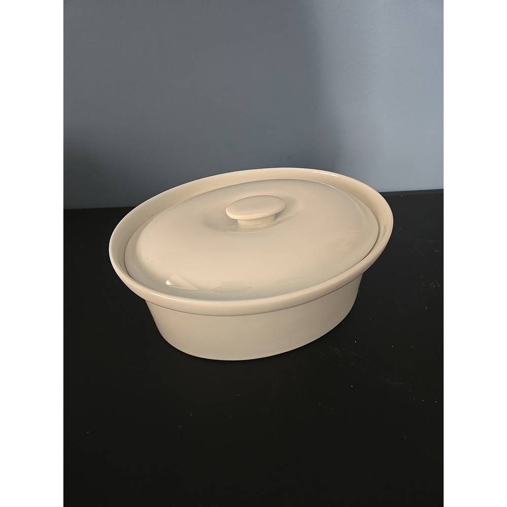 BIA Cordon Bleu 9 x 6.75 inch White Oval Casserole with Lid